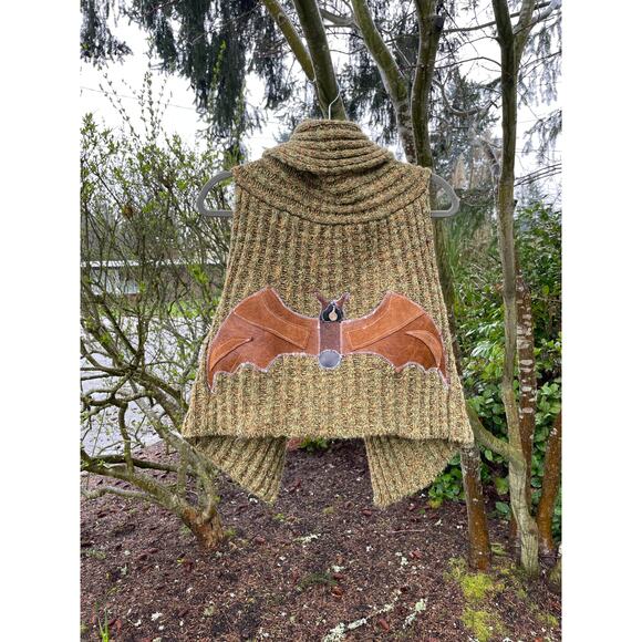 Medium Bat Upcycled Knit Vest Grunge Unique Cottagecore Indie - Picture 7 of 9